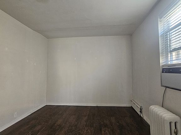 3rd image of 2312 Steinway St #2