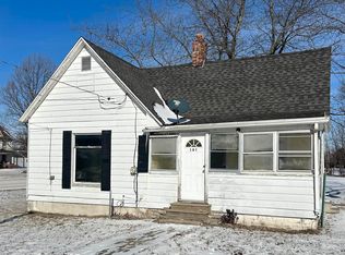 101 Birch St, Palmyra, IL 62674