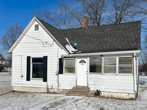 101 Birch St, Palmyra, IL 62674