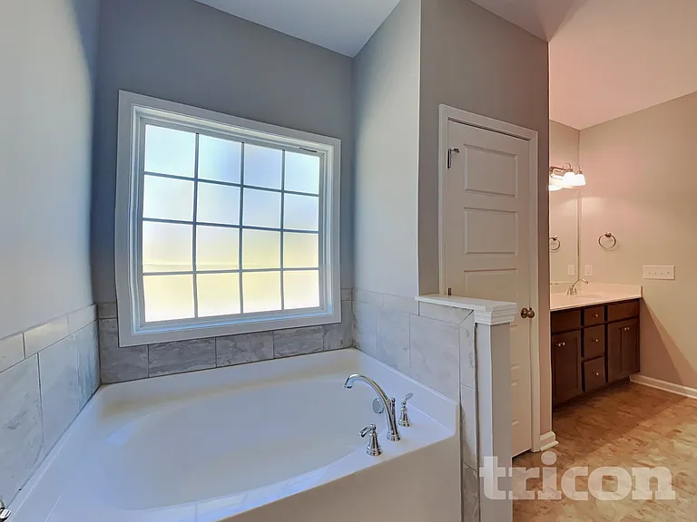 831 Ellyson Dr — Photo 10