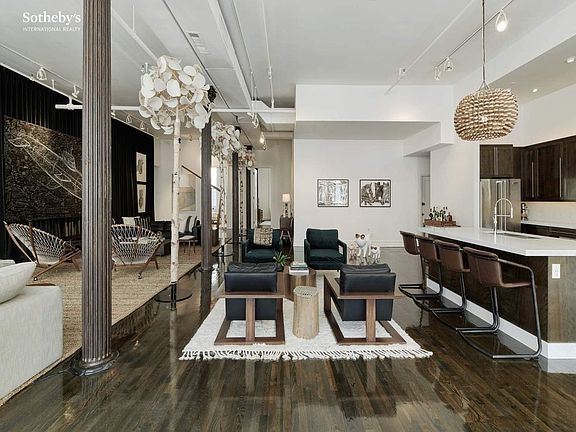 2nd image of 11 Mercer St APT 3A