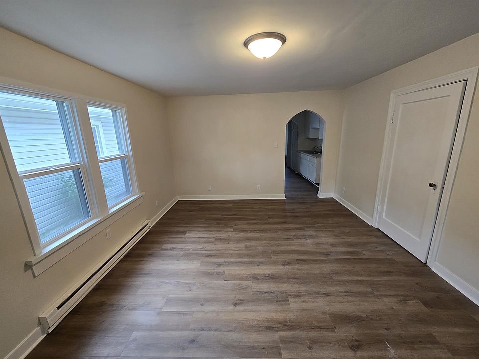 1st image of 1327 N Chester Ave