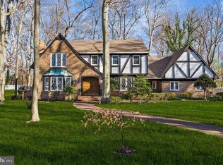 2 Oriole Way, Moorestown, NJ 08057