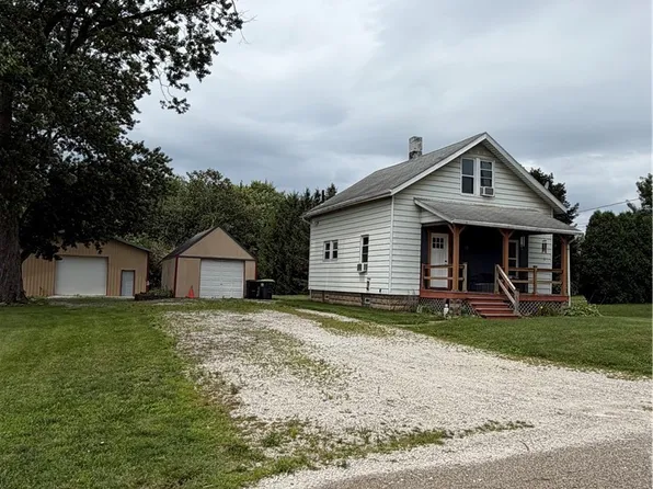 3857 Violand St, Louisville, OH 44641