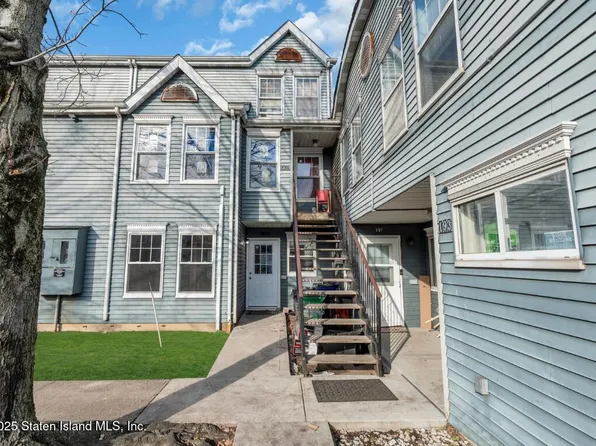 189 Pond Way #A, Staten Island, NY 10303