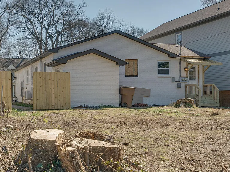 1214 Pennock Ave #1 — Photo 27