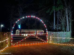 401 Montgomery Rd SW, Summit, MS 39666