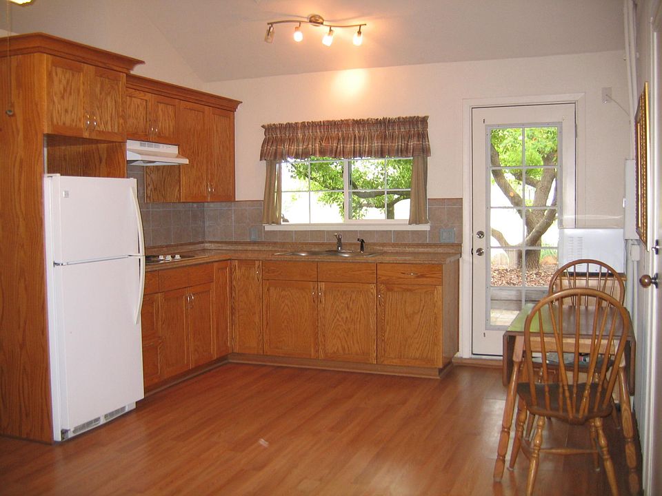 2nd image of 31320 Meadowlark Ln