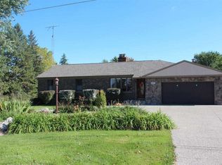 10075 N Fenton Rd, Fenton, MI 48430