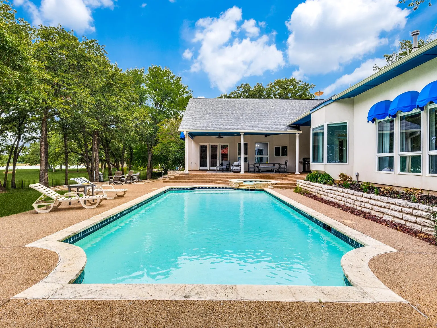 4 bed, 3.5 bath, 3560 sqft, $15,000 — Photo 4