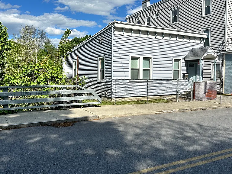 127 Mill St — Photo 20