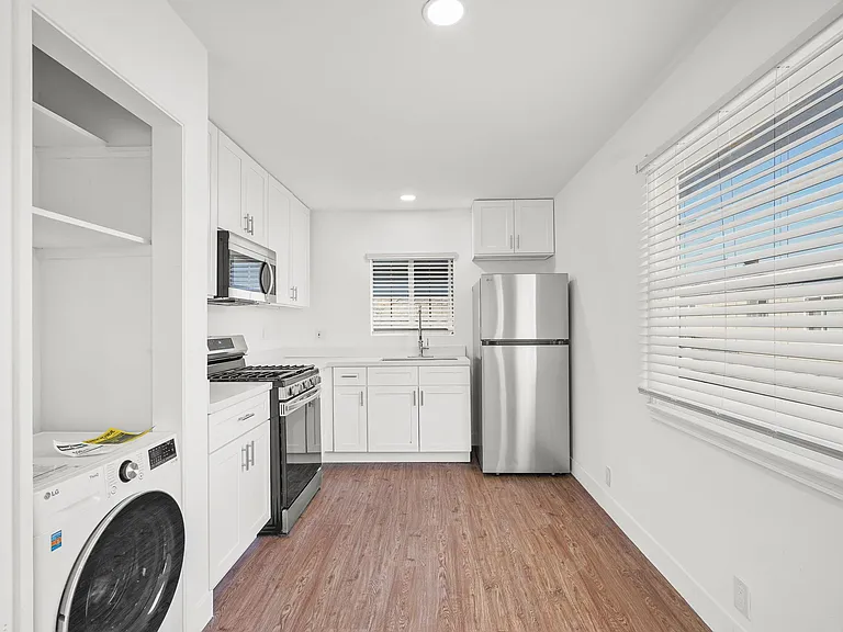530 Almond Ave — Photo 5