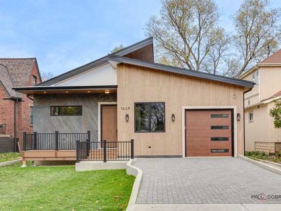 1649 Mount Pleasant St, Northfield, IL 60093