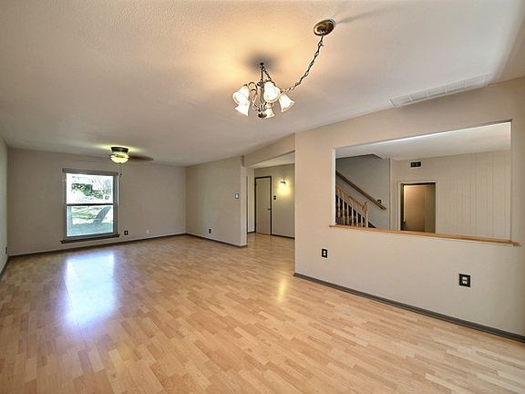 5th image of 3054 Colony Dr