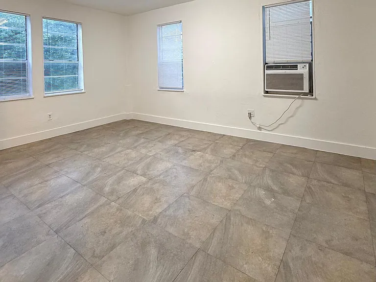 2701 NW 1st Ave #5 — Photo 5