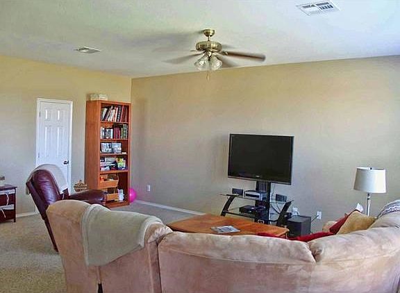 5th image of 215 Windridge Dr