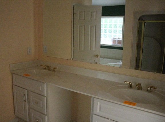 4th image of 114 N Foxtrough Drive Ext