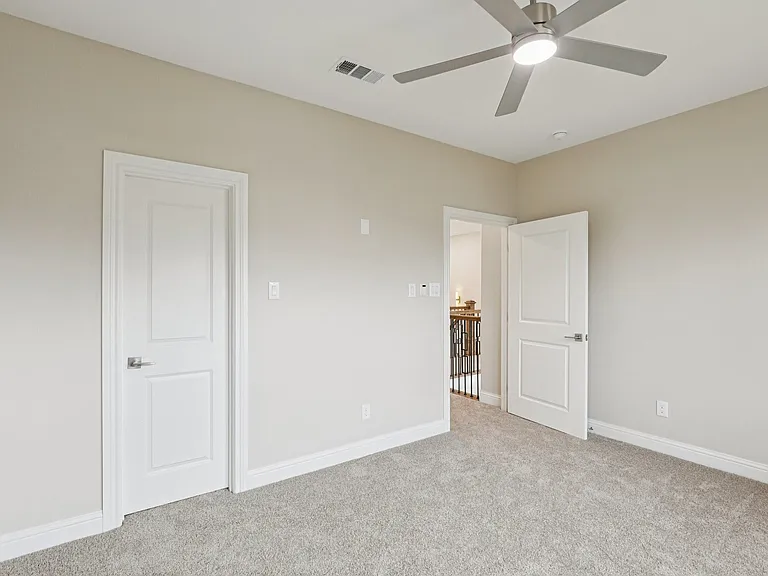 1713 Highland Dr W — Photo 35