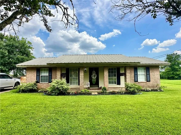 306 S Michael Dr, Moreauville, LA 71355