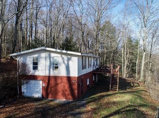 16 Lemley Dr, Oakland, MD 21550