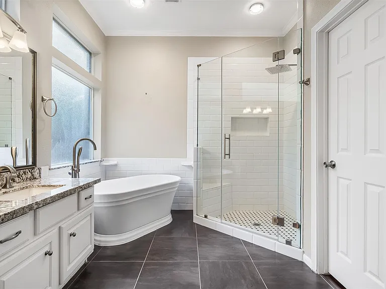 11 Winrock Pl — Photo 31