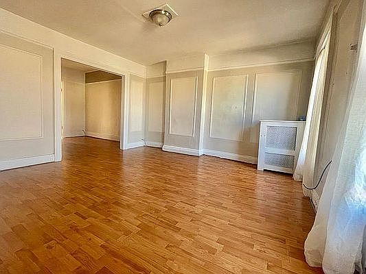 2nd image of 295 Jefferson Ave APT 3