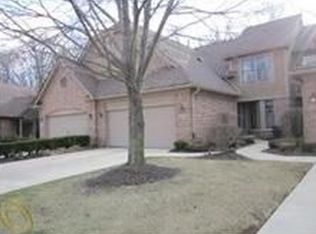 5355 Royal Vale Ln #16, Dearborn, MI