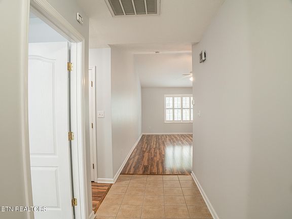 5th image of 3912 Saylor Ct