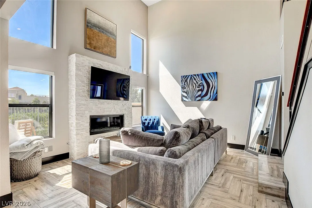 2 bed, 2.5 bath, 1557 sqft, $3,300 — Photo 1