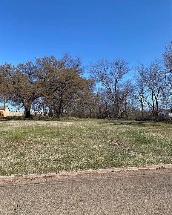 2nd image of 512 S Capitol St Lot 12-13-14