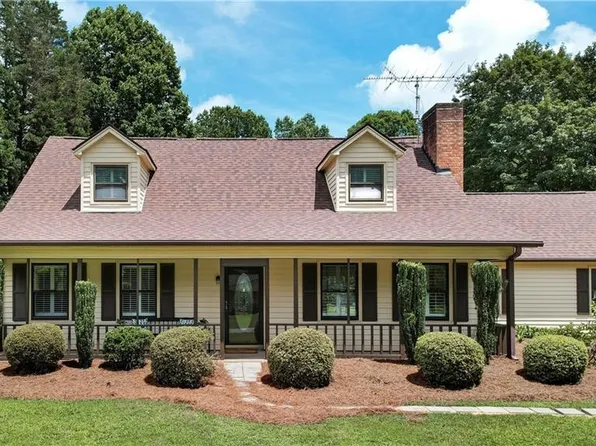 485 Uppergate Ln, Kernersville, NC 27284