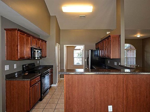 4th image of 7021 Lynnfield Dr SE