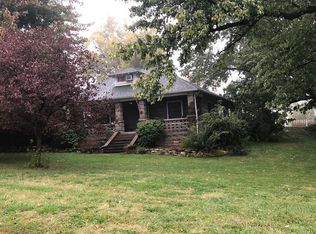 1916 Pleasant St, Hannibal, MO 63401