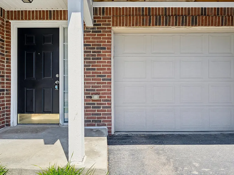 3317 Reeves Dr — Photo 4