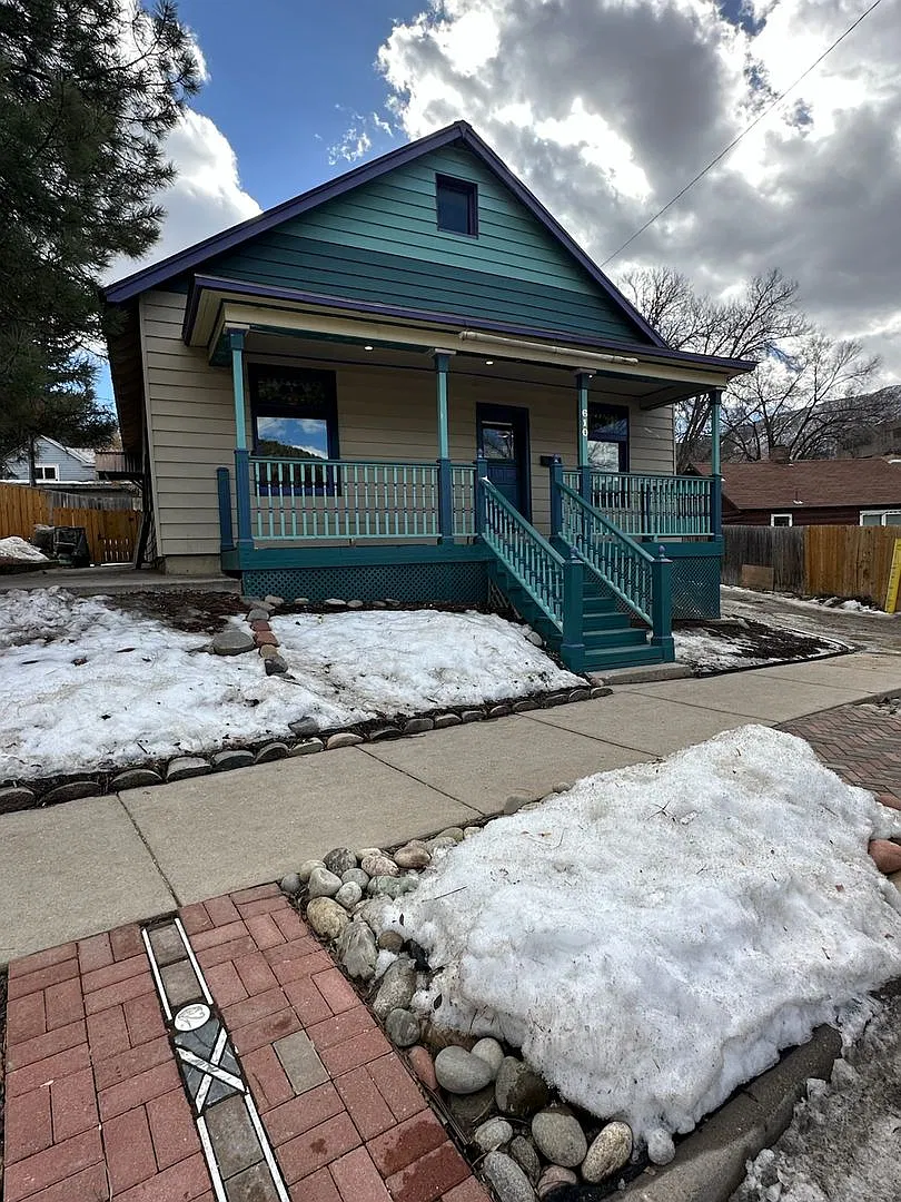 Historic 3-bedroom, 1-bath home in Downtown Glenwood Springs! — Photo 1