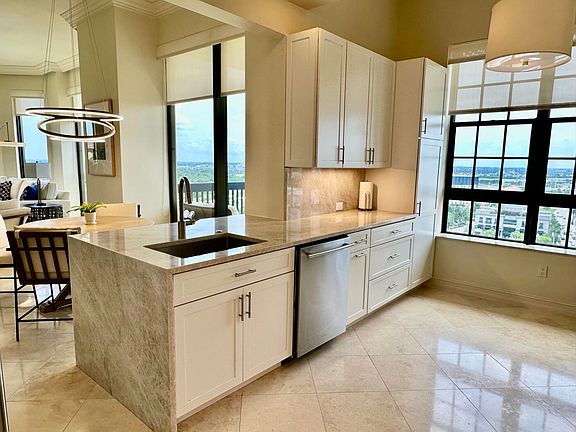 4th image of 701 S Olive Avenue #1501
