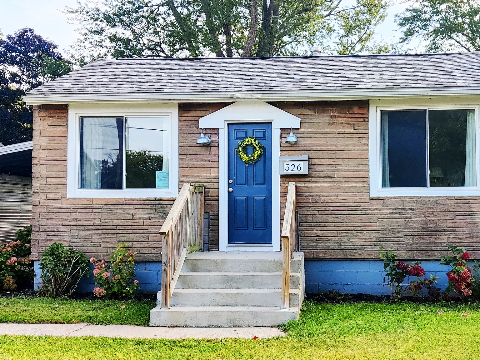 3 bed, 1444 sqft, $1,950 — Photo 1