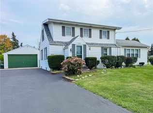 1000 Saunders Settlement Rd, Niagara Falls, NY