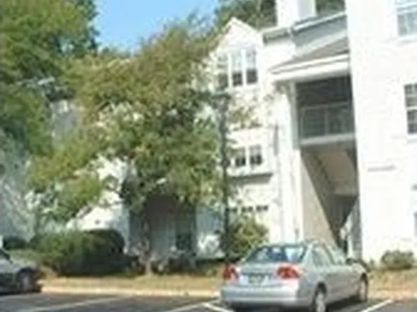 221 Stone Hurst Ct, New Castle, DE 19720