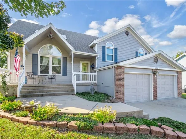 1628 NE Auburn Dr, Lees Summit, MO 64086