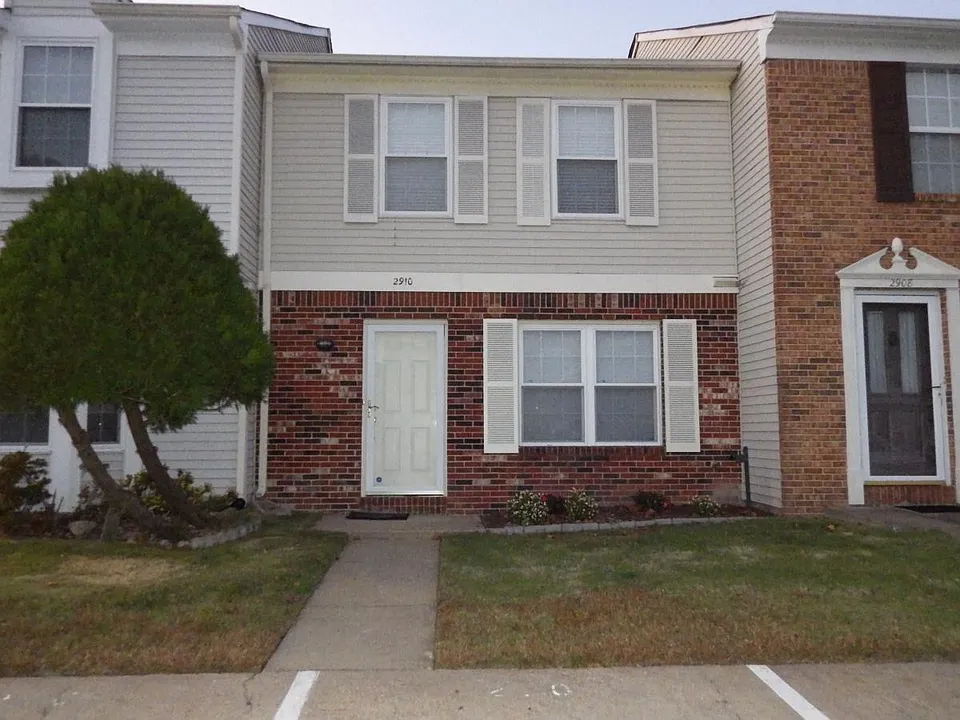2910 Leta Ct #TOWNHOUSE