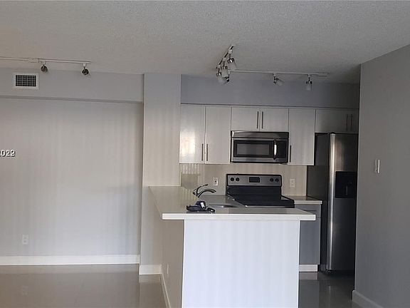 2nd image of 530 S Park Rd #12-11