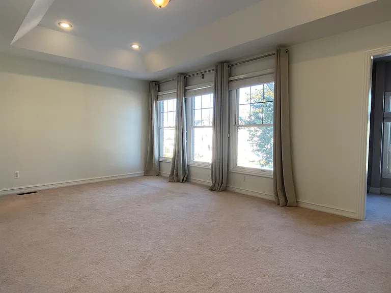 916 Ruffner Ave — Photo 10