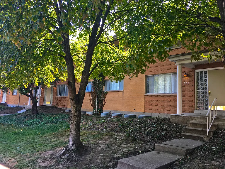 733 Lepere Ave #B — Photo 10