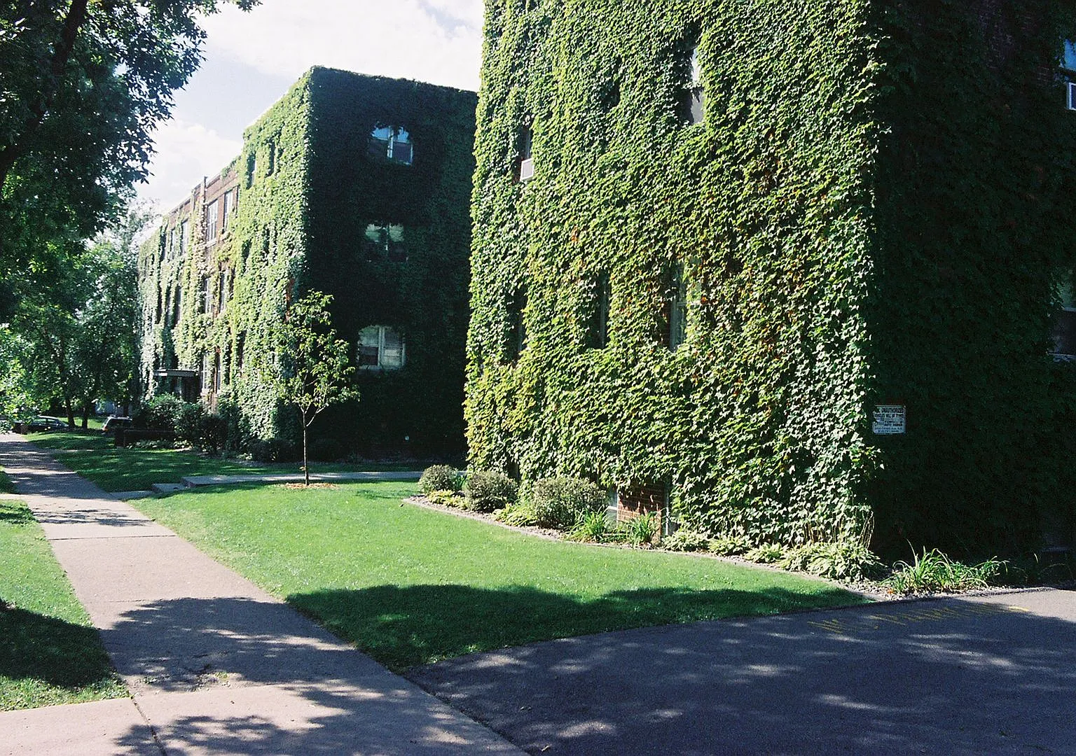 Stanley Hall Court Apartments — Photo 2