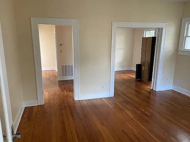 110 Agnes St — Photo 4