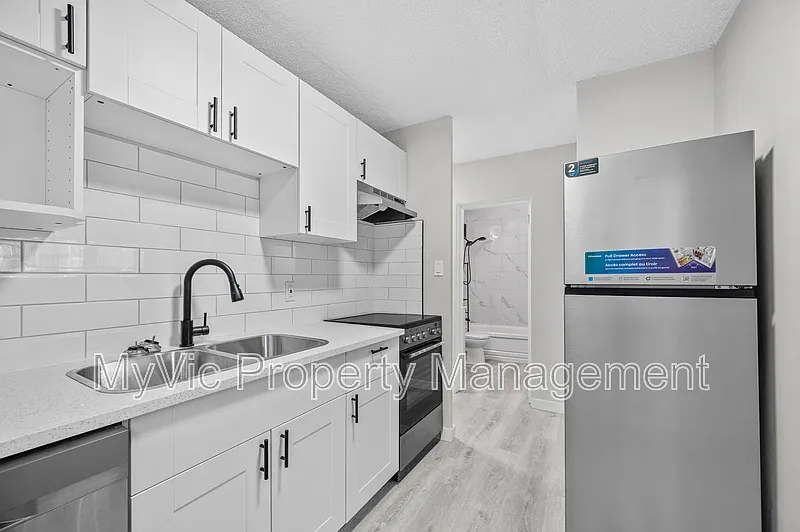 Studio, $1,300 — Photo 4