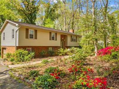 4325 Rosebriar Ln, Winston Salem, NC, 27106