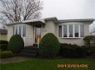 109 S Creek Dr, Cheektowaga, NY 14225