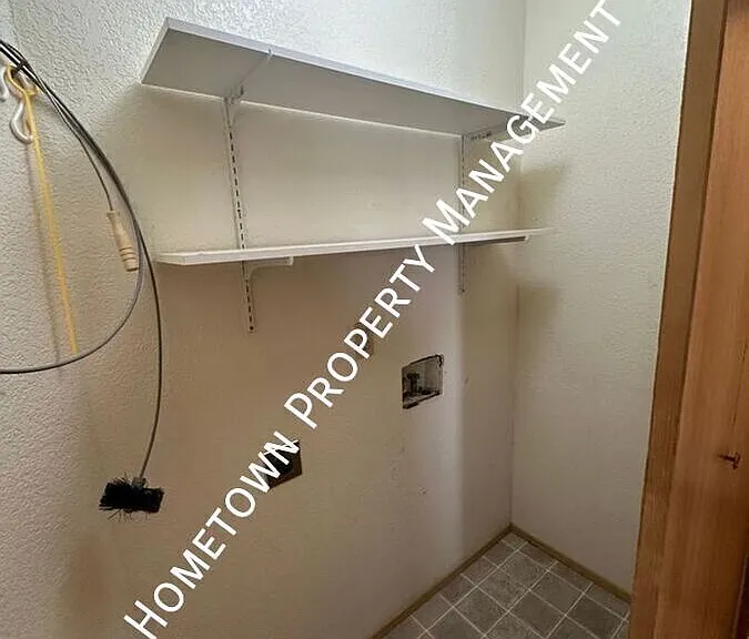 1803 Pear St NE — Photo 16